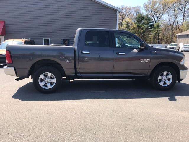 2015 RAM Ram Pickup 1500 4x4 SLT 4dr Crew Cab 5.5 ft. SB Pickup